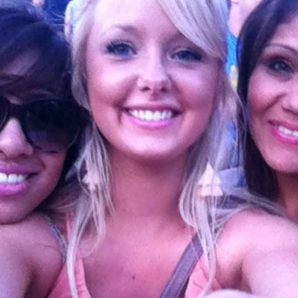 Meet your Posher, Christina - Picture 6 of 16